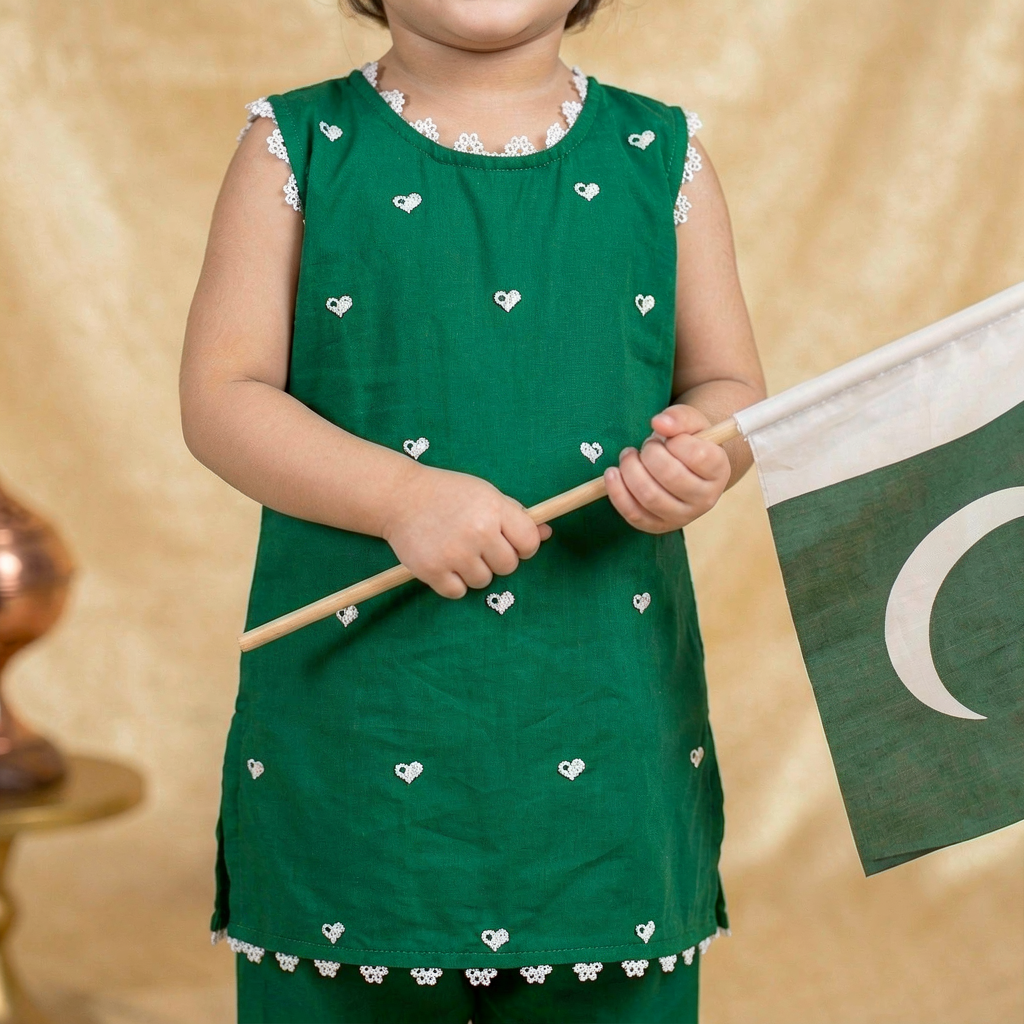 Girls' Independence Day Heart-Embroidered Green Kurti & Trouser Set (2–3 Years)