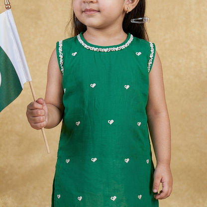 Girls' Independence Day Emerald Heart-Embroidered Kurti & White Trouser Set (2–3 Years)
